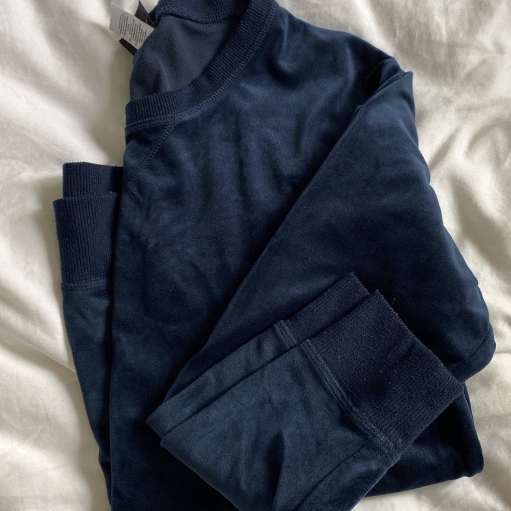 New!! Velvet blue crewneck
